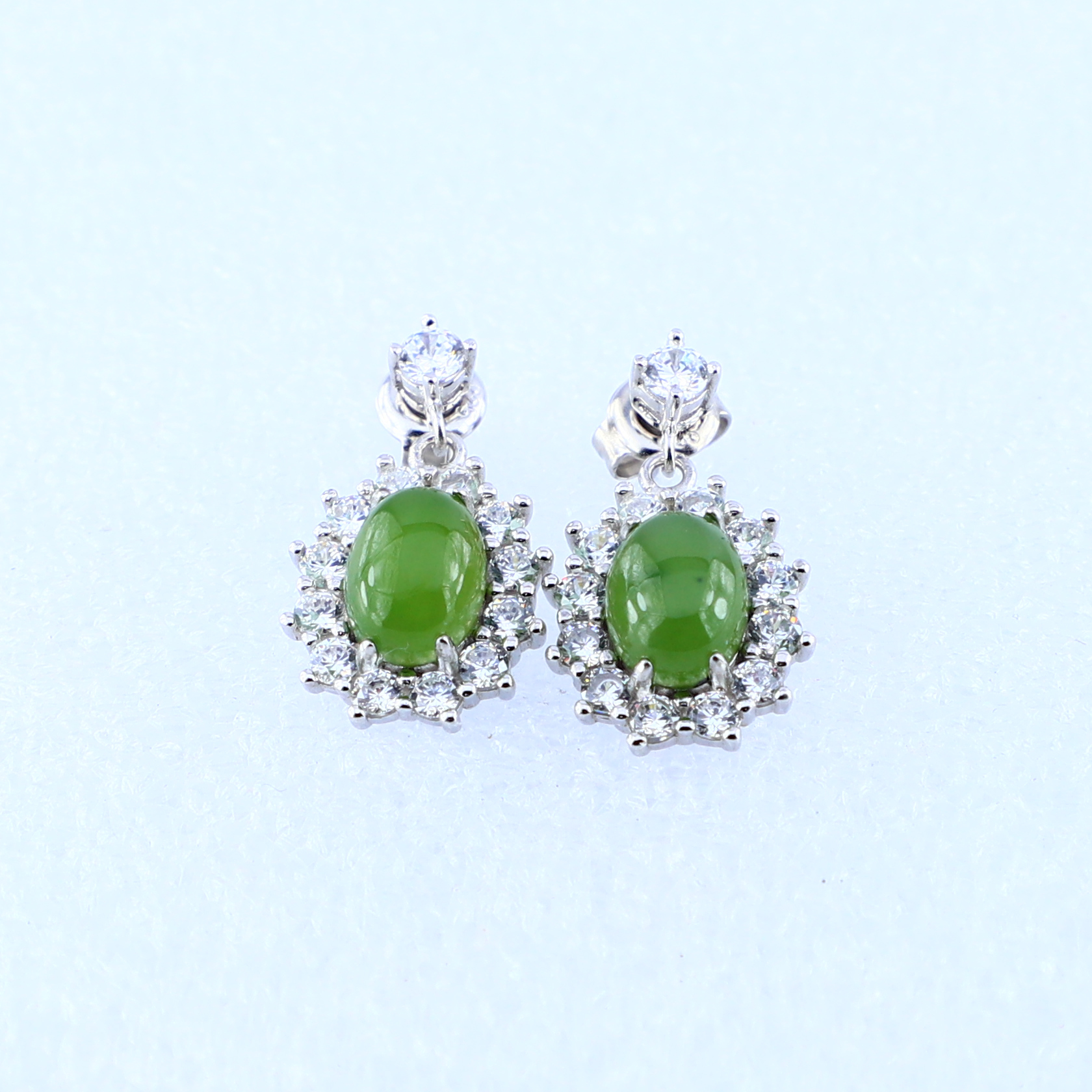 E10205 Nephrite Pendant