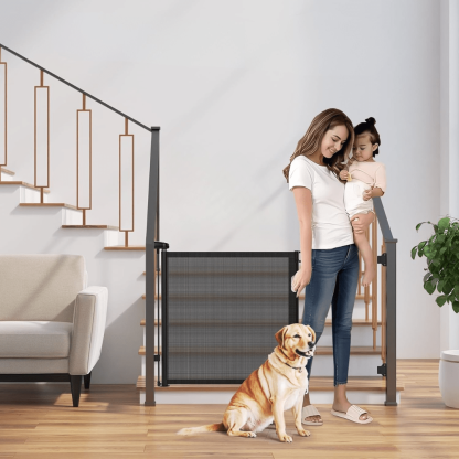 Indoor Outdoor Retractable Baby Pet Safety Gate