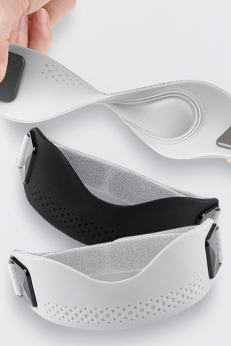 Patellar knee pad adjustable strap for targeted support