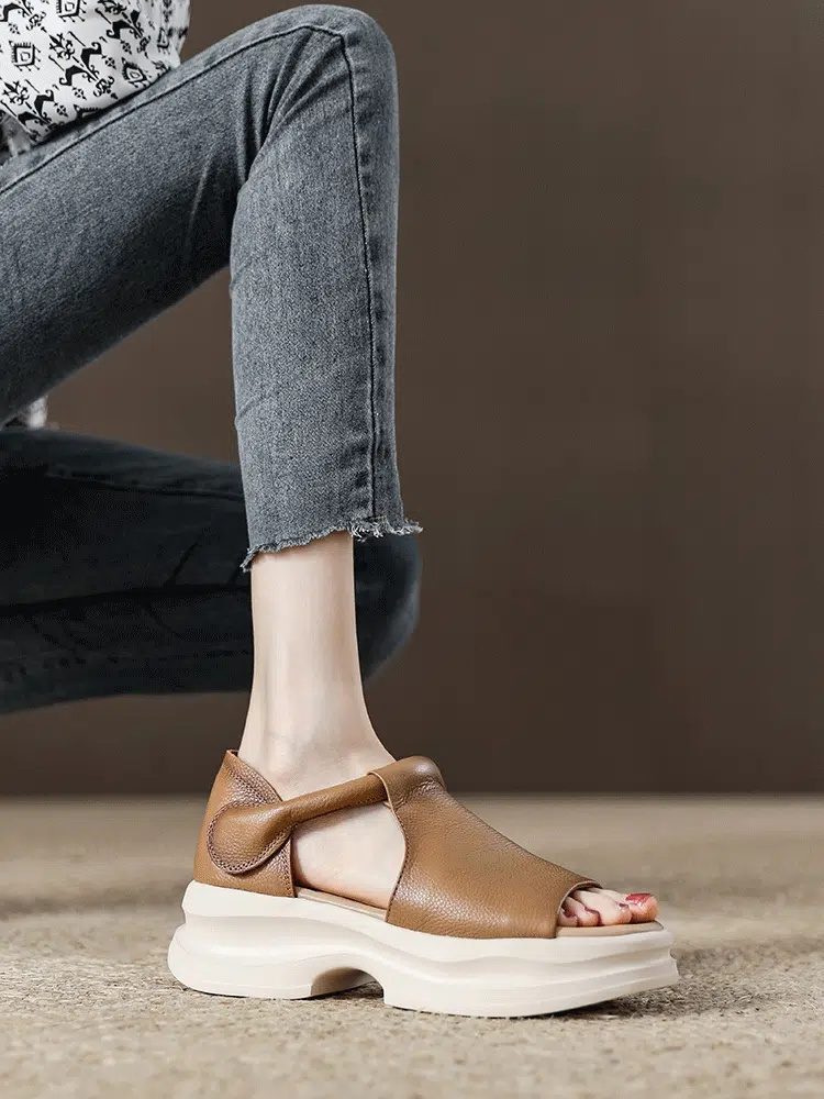 Korean version of thick bottom slope heel open toe sandals, Pain-free even for bunions! amazing sandals are now half price! Cloud-like comfort and a 5cm heel for a leg-lengthening effect.