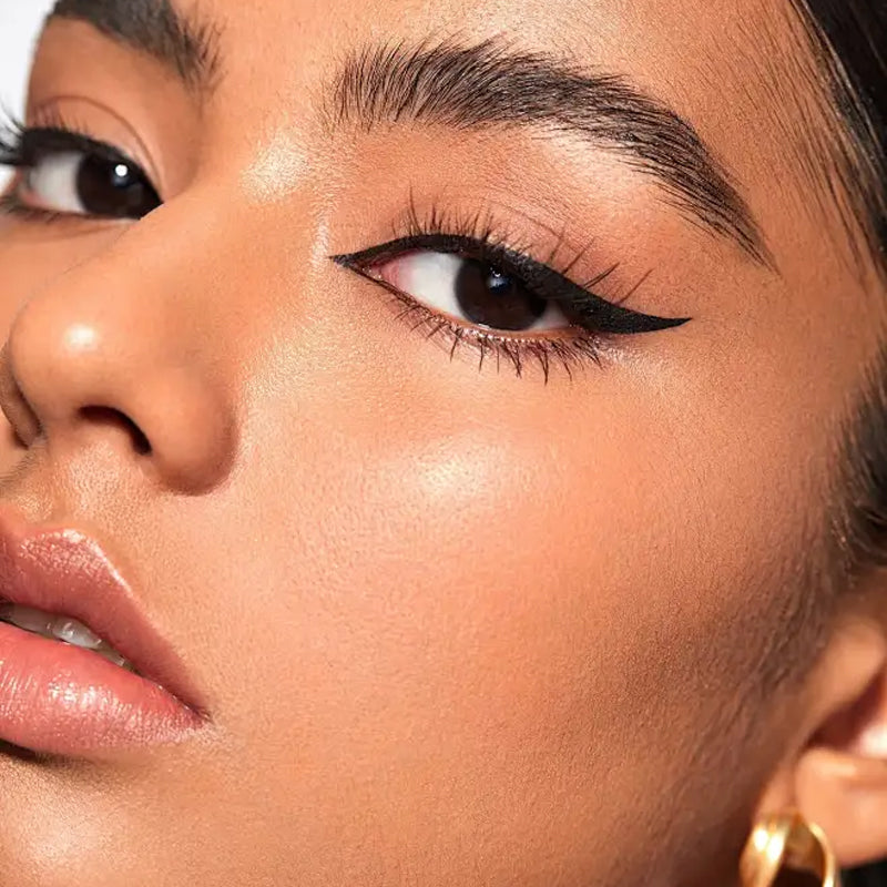 🌟 “1-Second Perfect Wing Pen — The Effortless Cat-Eye Maker”