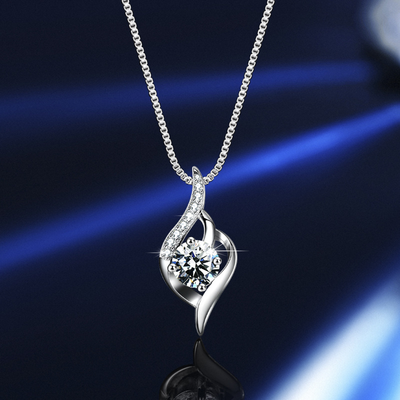 Romantic Melody Moissanite Pendant Necklace
