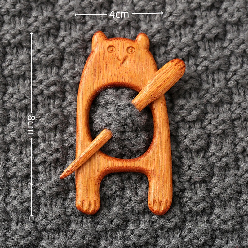 🔥Brooch pin with wooden animal pattern (sweater clip)