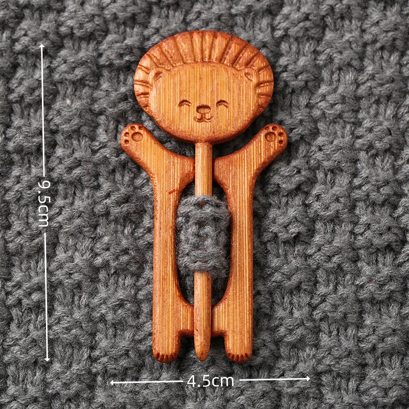 🔥Brooch pin with wooden animal pattern (sweater clip)