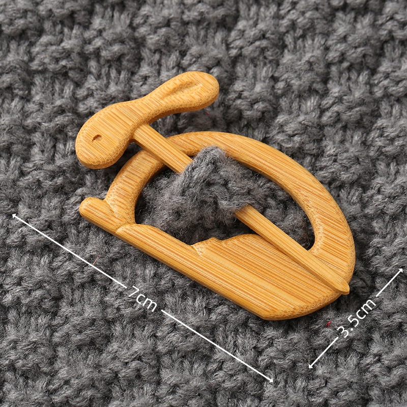 🔥Brooch pin with wooden animal pattern (sweater clip)