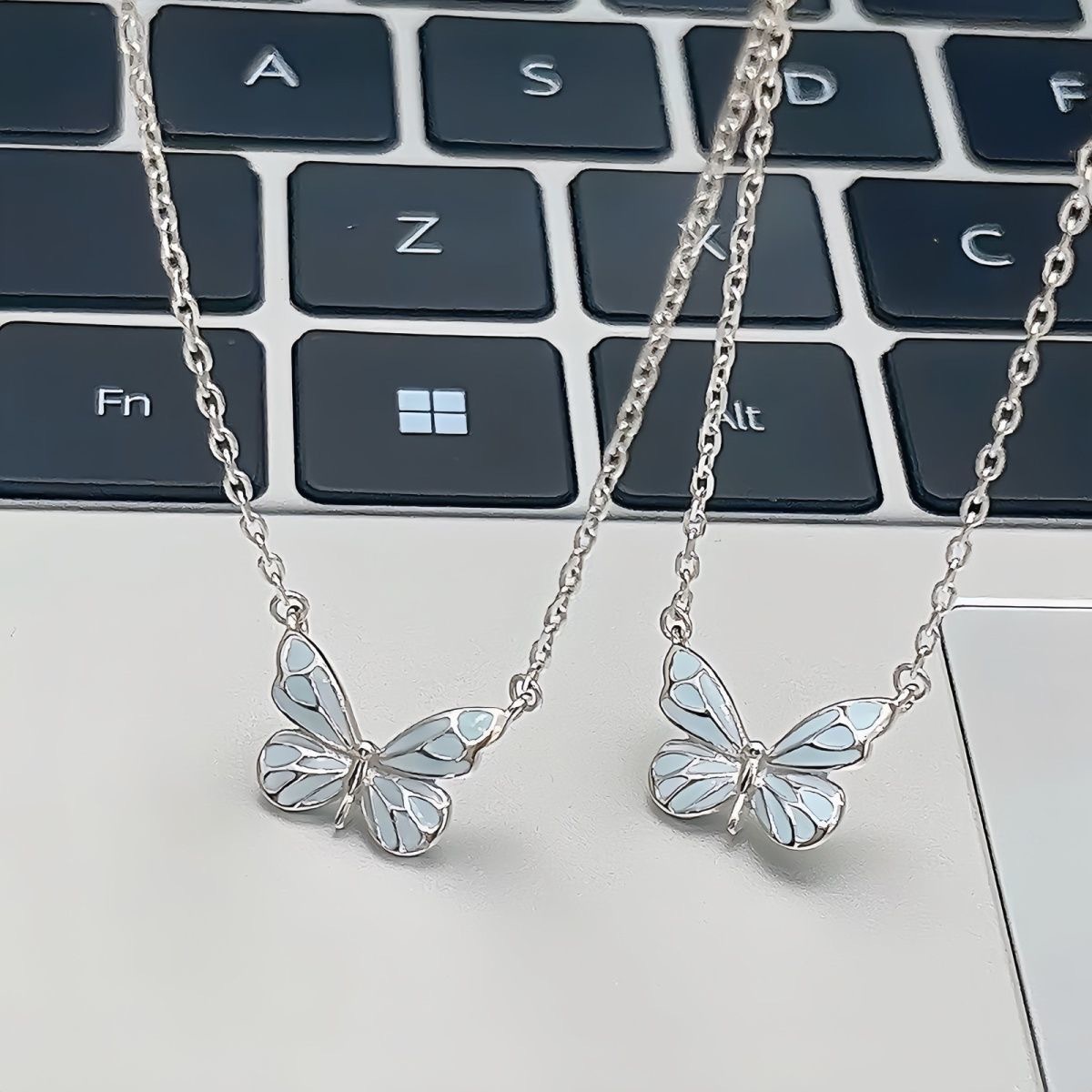 💝Flash Sale 49% OFF - Luminous Blue Butterfly Bracelet