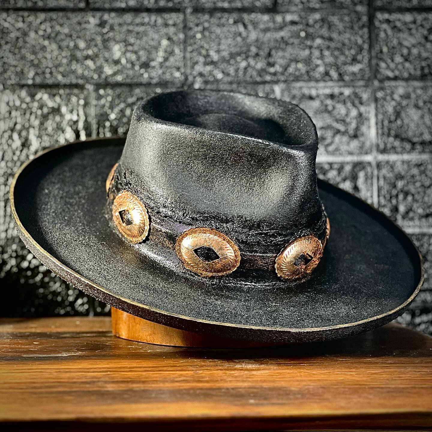 Black Teardrop Fedora – Silent Venom