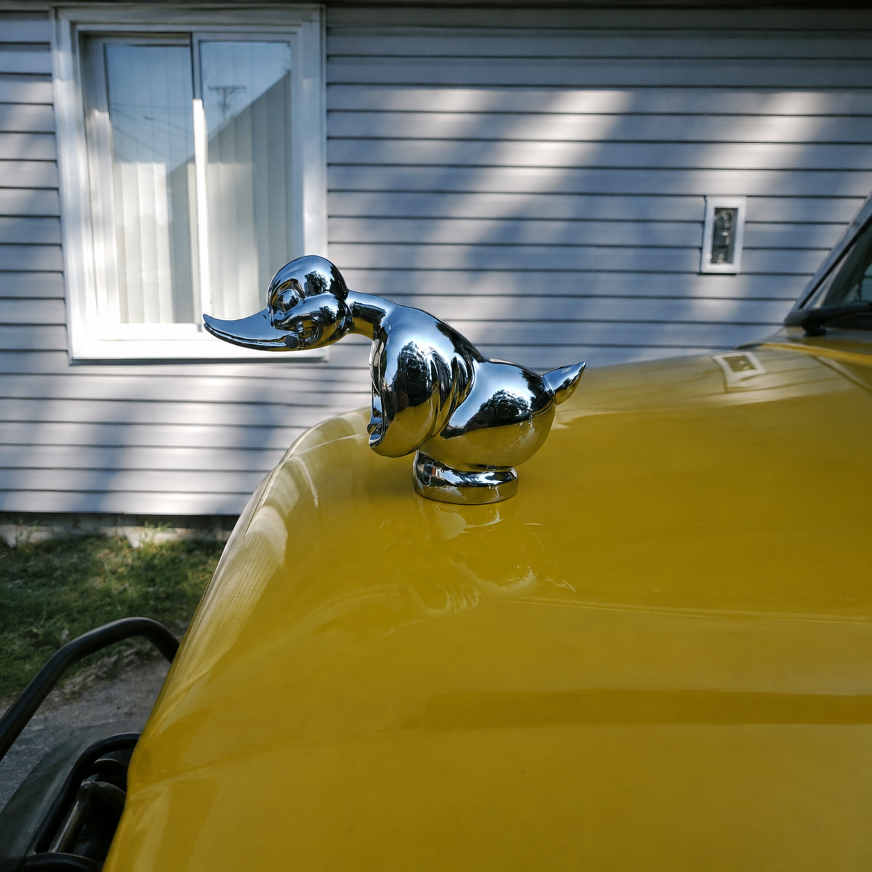 Death proof duck/convoy duck  Hood Ornament
