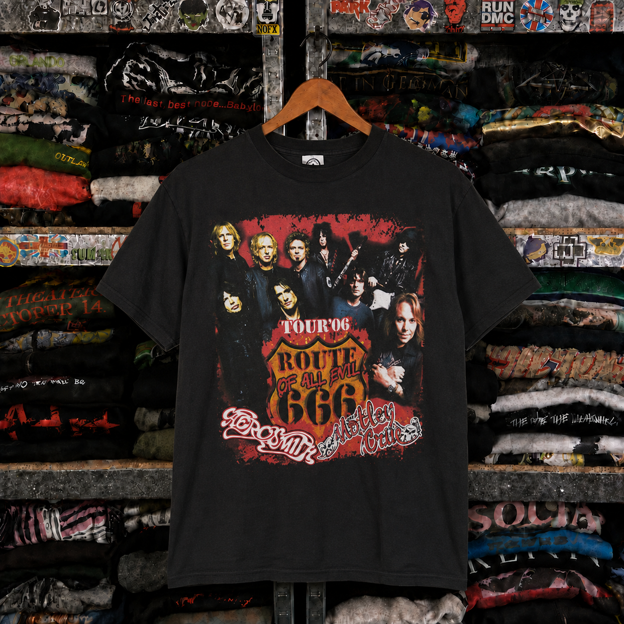 Mötley Crüe Vintage Rare T-Shirt,Nearly Sold Out Collectors Piece