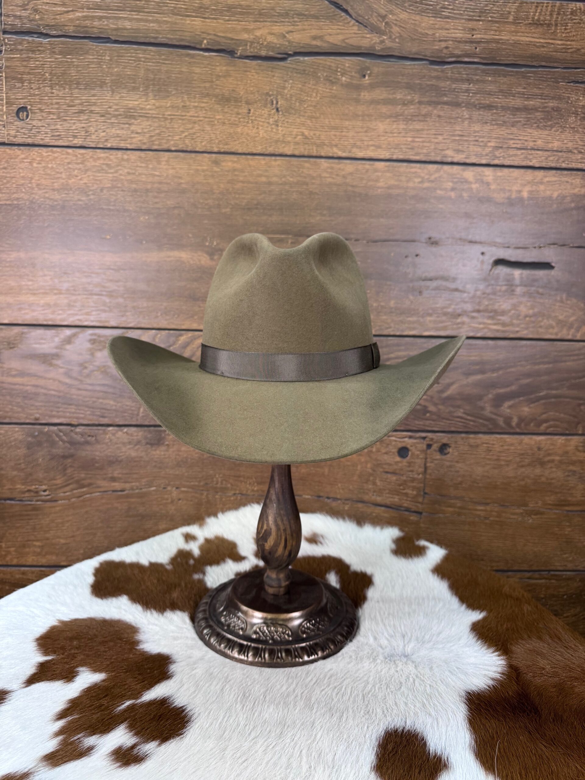 Low Safari in Pecan