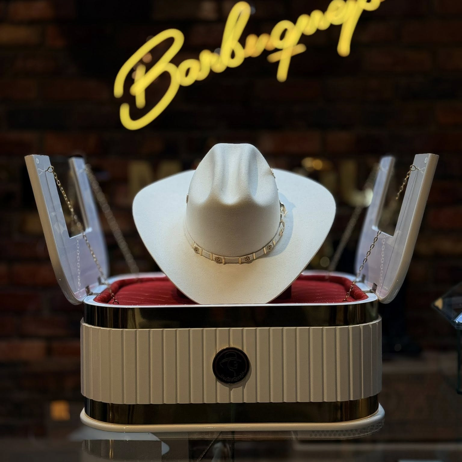 Marlboro Signature Feather Hat