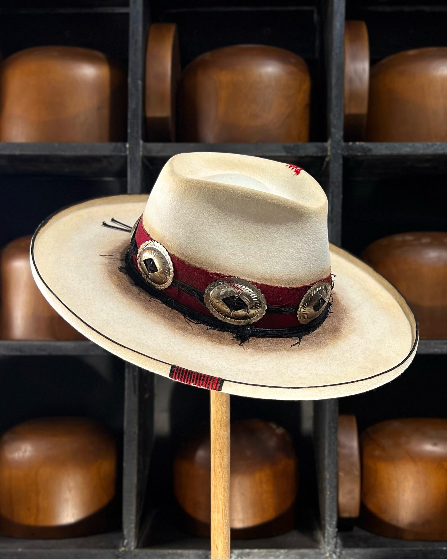 White Fedora – Crimson Confidence