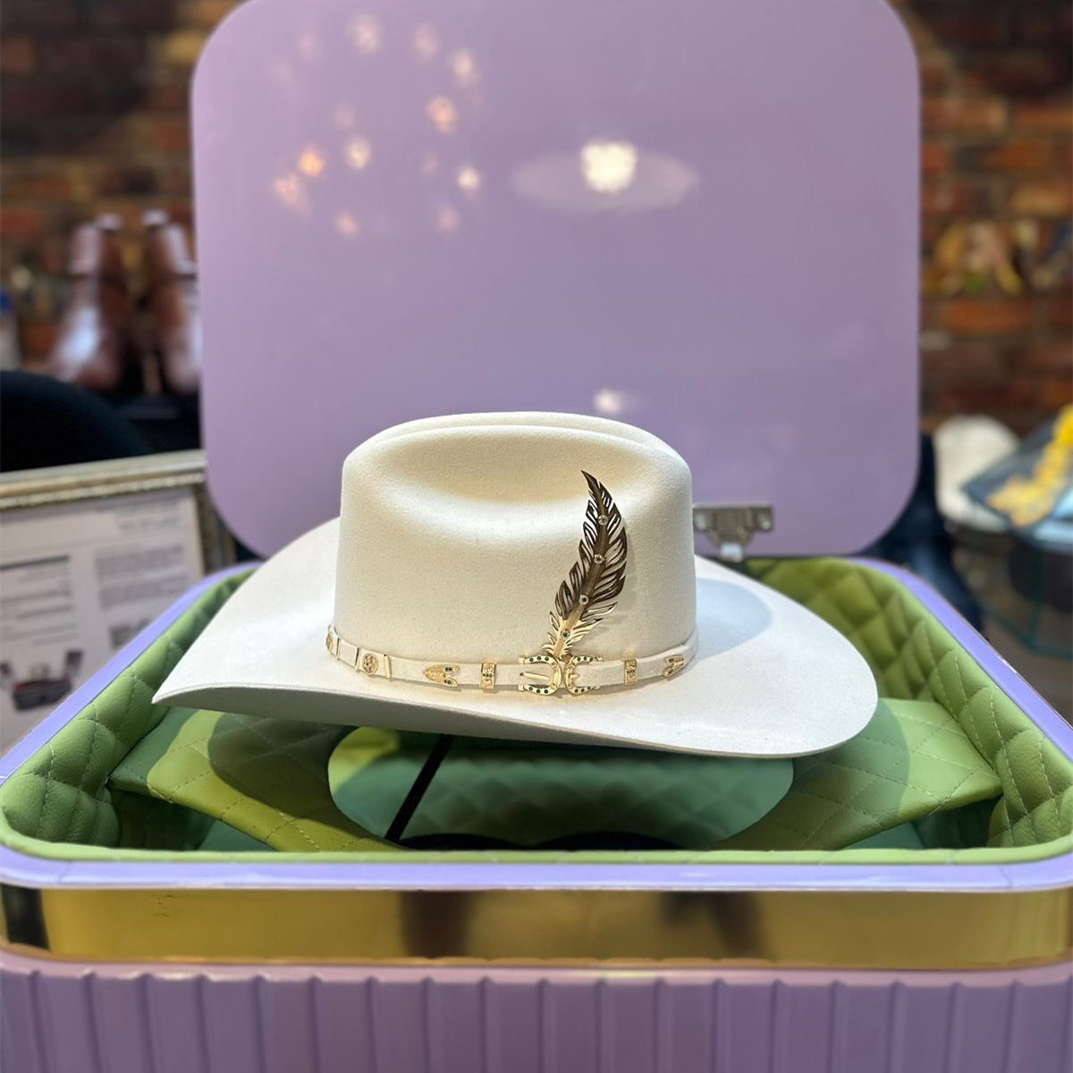 Marlboro Signature Feather Hat