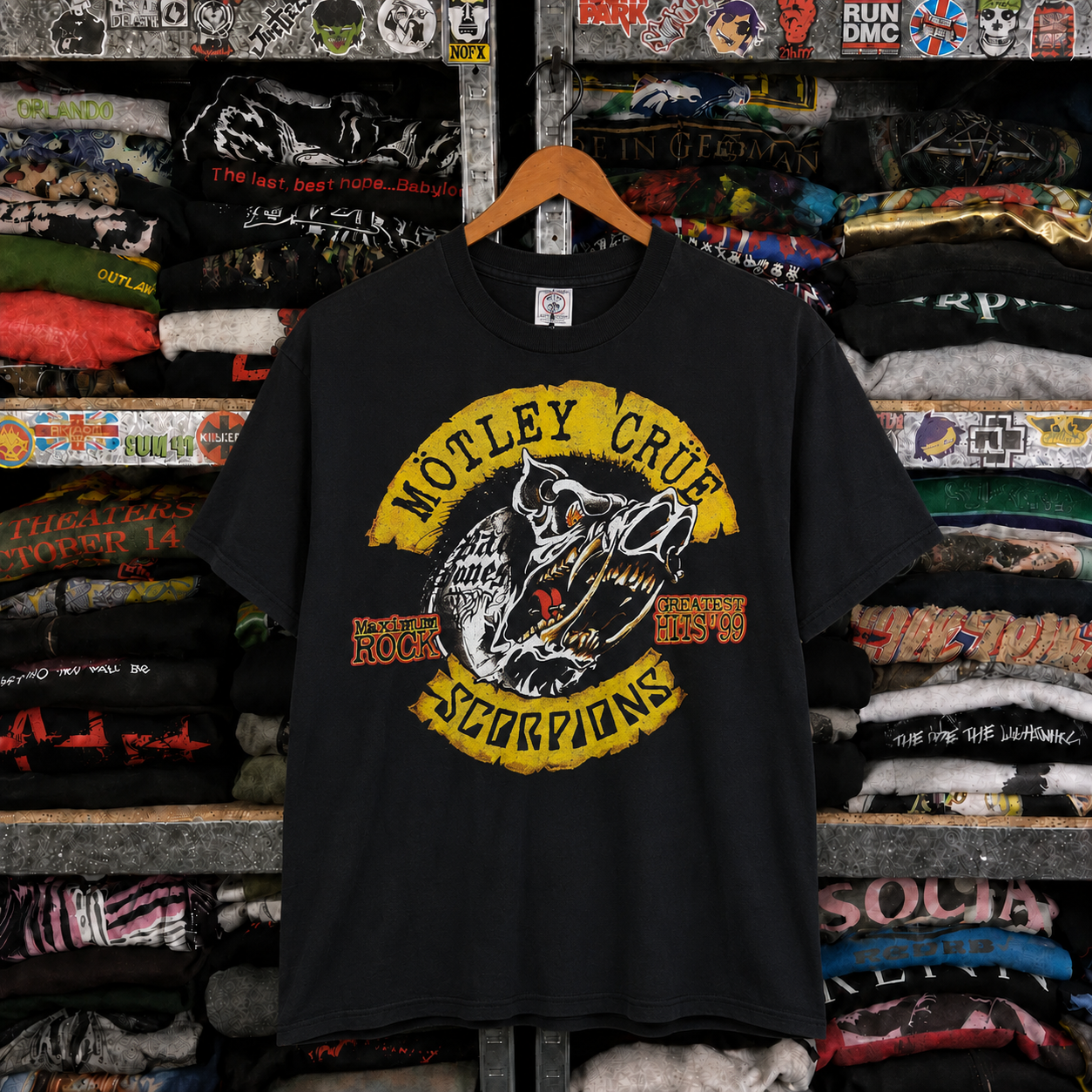 Mötley Crüe Vintage Rare T-Shirt,Nearly Sold Out Collectors Piece