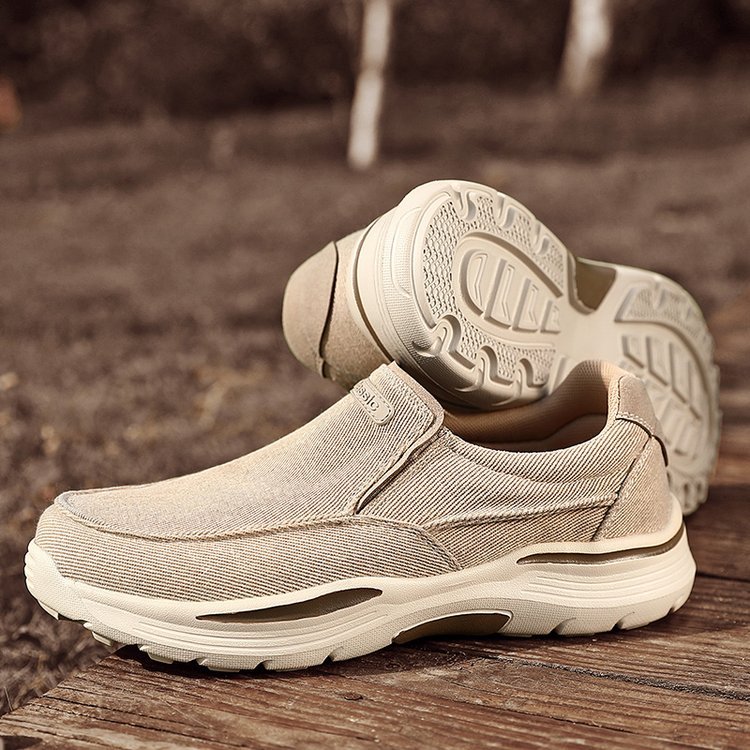 MEN'S CANVAS SLIP-ON SNEAKERS