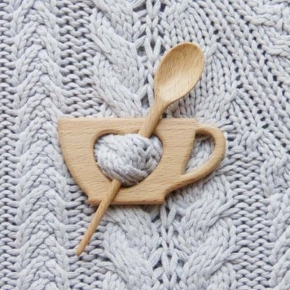 🔥LAST DAY 70% OFF🔥BROOCH PIN WITH WOODEN ANIMAL PATTERN (SWEATER CLIP)