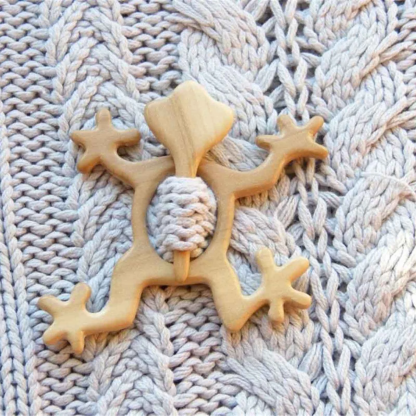 🔥LAST DAY 70% OFF🔥BROOCH PIN WITH WOODEN ANIMAL PATTERN (SWEATER CLIP)