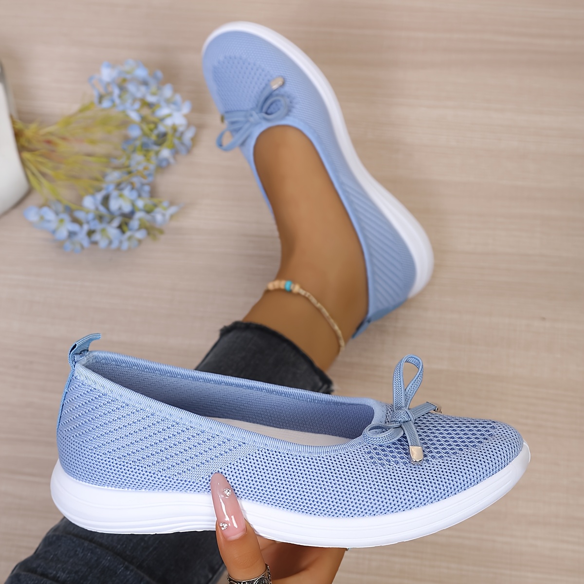 New Fly Weave Mesh Upper Breathable Shoes