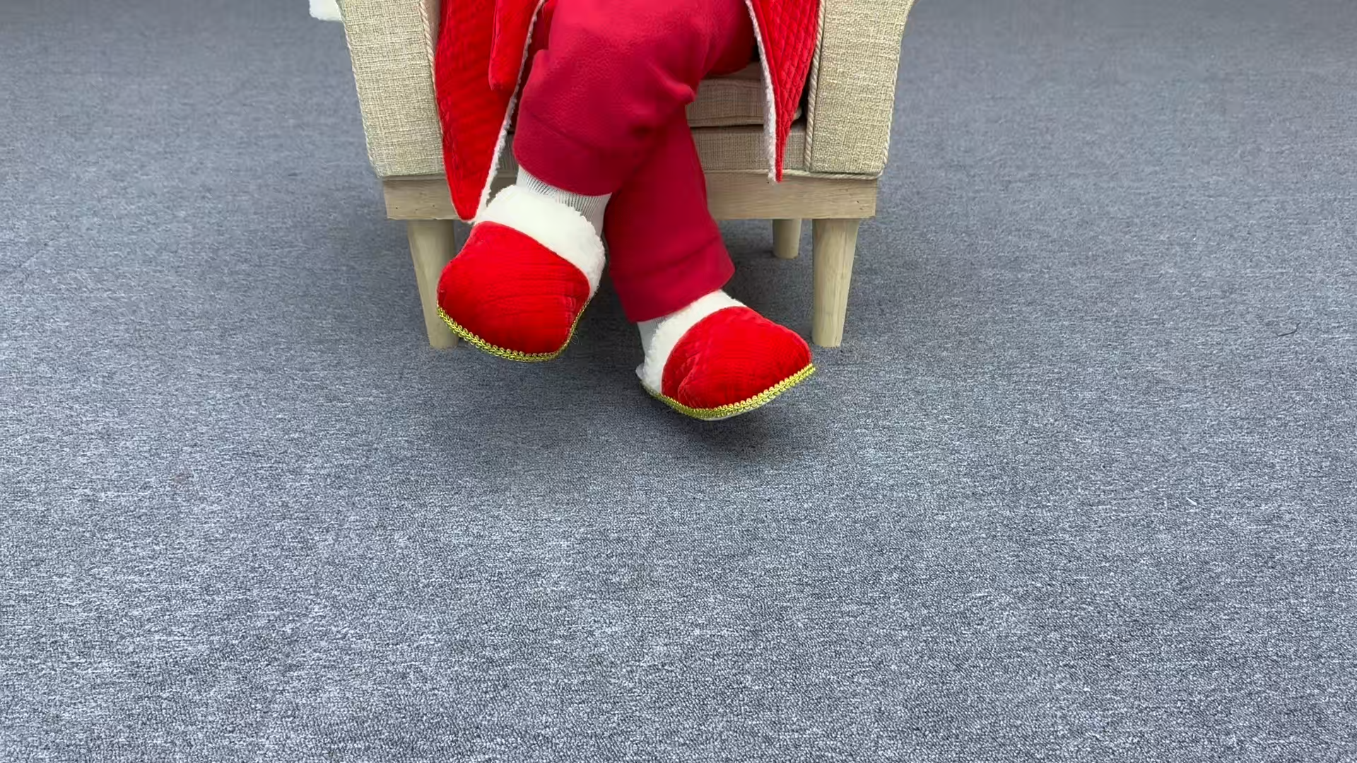 80cm Red Fabric Traditional Christmas Santa Claus SITTING ON A SOFA Musical Ornament Decoration Home Gift Xmas Figurine