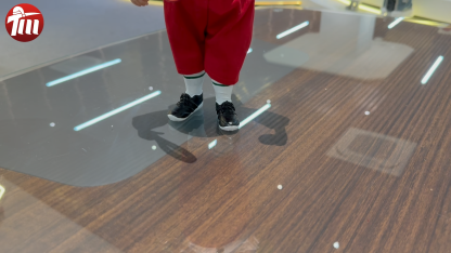 11Inch Xmas Handmade Resin Santa Claus Doll with Tennis Handicraft Polyresin Santa Claus Indoor Decoration