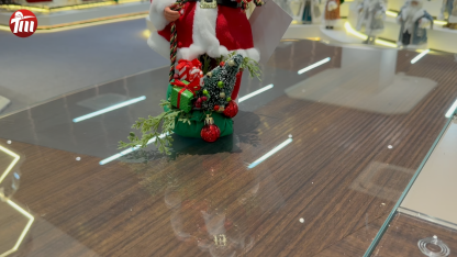 11Inch Xmas Handmade Resin Santa Claus Doll with Christmas Gifts Bag Handicraft Polyresin Santa Claus Indoor Decoration