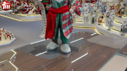 45cm Xmas Handmade Luxury Pajamas Santa Claus Doll with Christmas Gift Box And Wristwatch Handicraft Plush Santa Claus Indoor Decoration