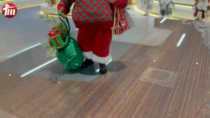 11Inch Xmas Handmade Resin Santa Claus Doll with Ski Boards And Christmas Gift Bag Handicraft Polyresin Santa Claus Indoor Decoration