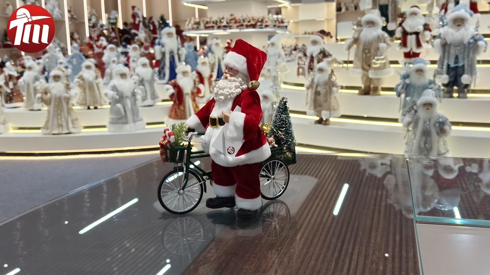 Xmas Handmade Resin Santa Claus Doll with a Tricycle Christmas Gift Handicraft Polyresin Santa Claus Indoor Decoration