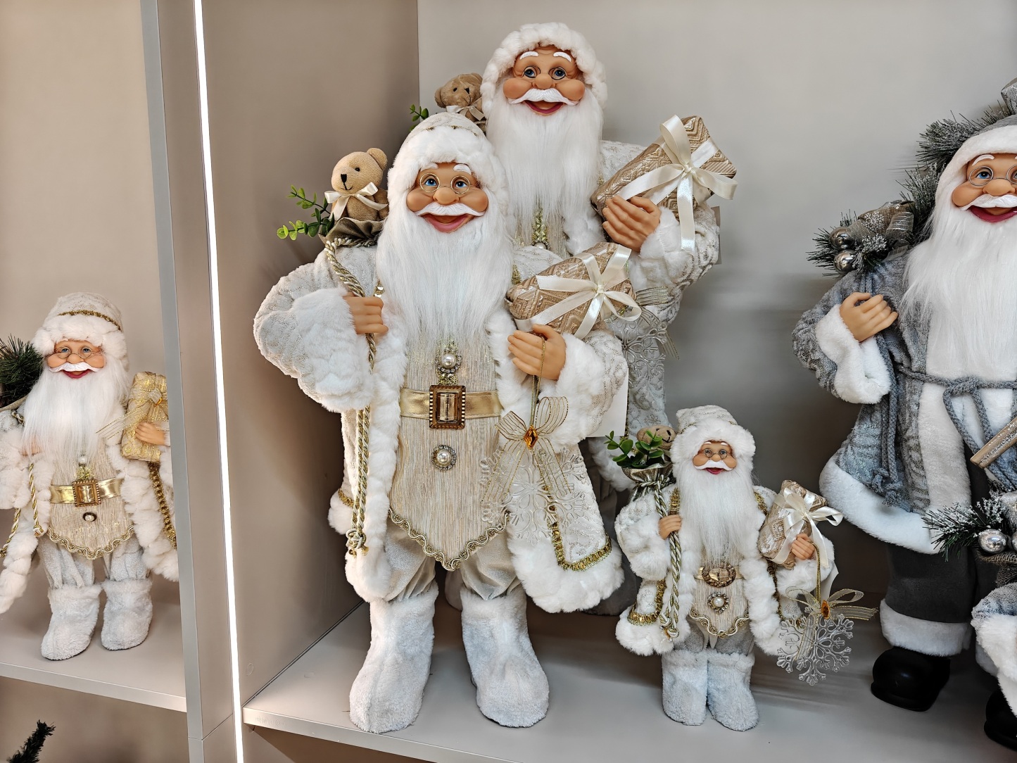 Hot Sale Christmas Santa Claus Doll Different Size Christmas Decoration Luxury Santa Doll Xmas Large Santa Claus