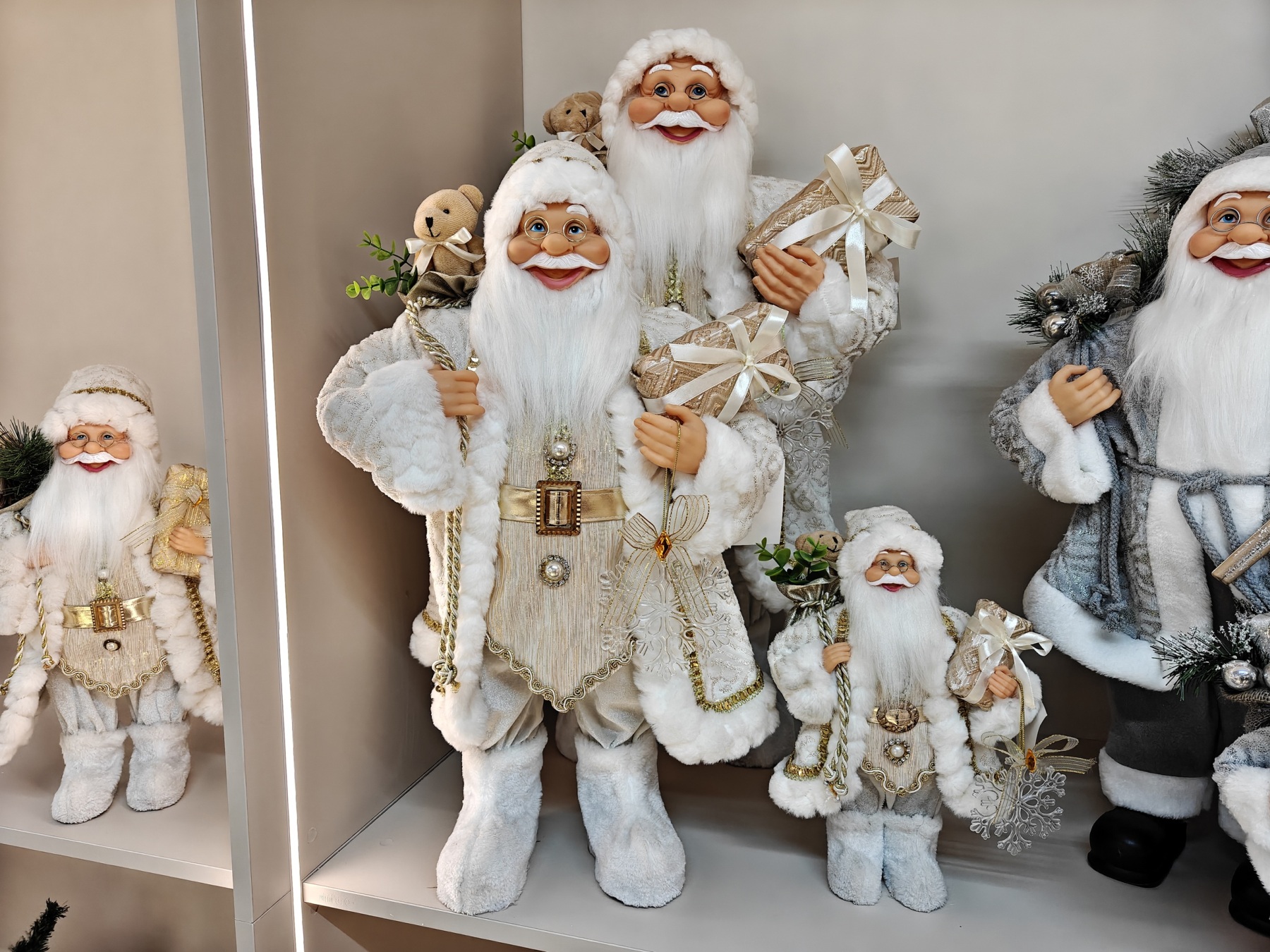 Hot Sale Christmas Santa Claus Doll Different Size Christmas Decoration Luxury Santa Doll Xmas Large Santa Claus