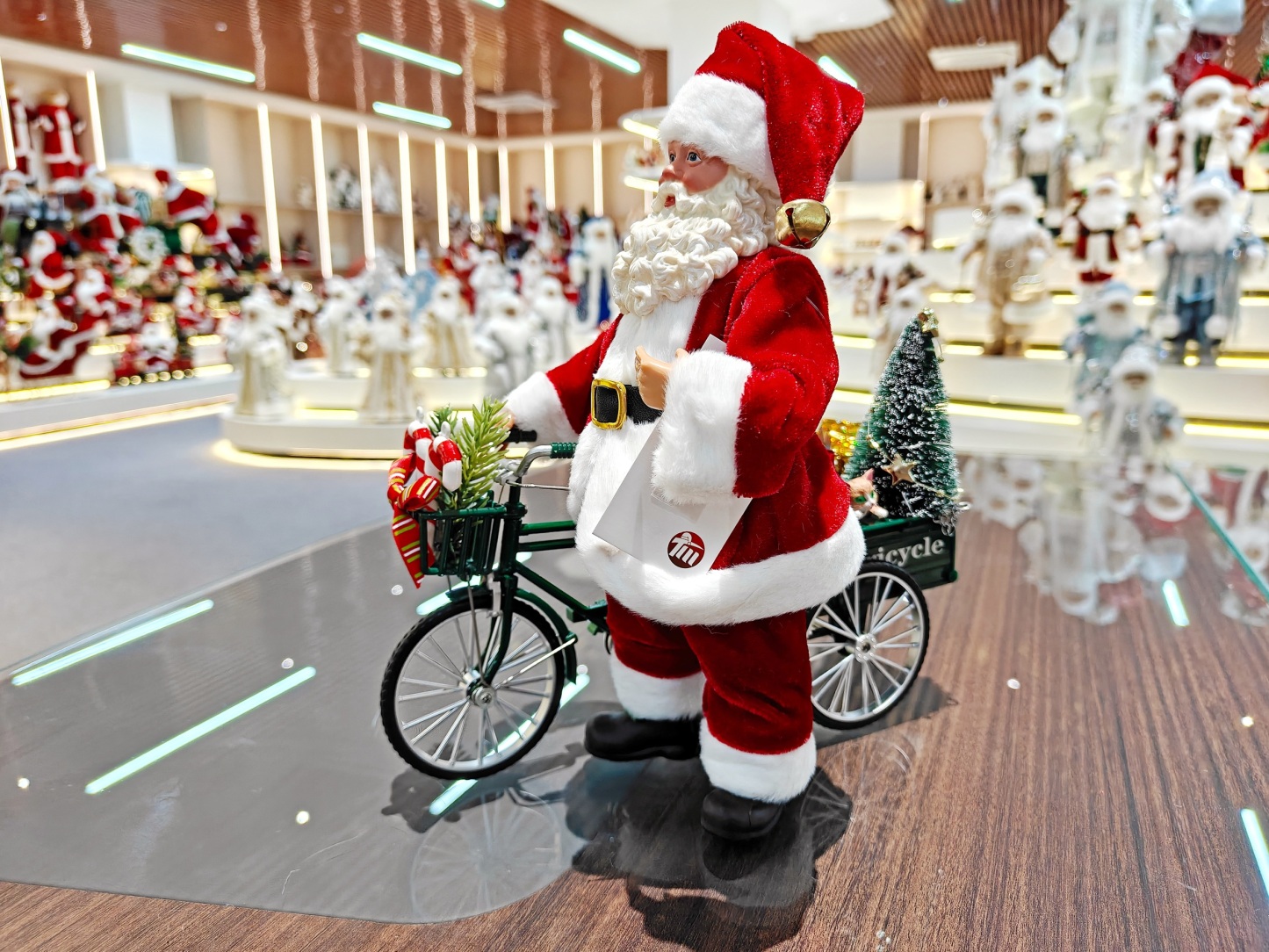 Xmas Handmade Resin Santa Claus Doll with a Tricycle Christmas Gift Handicraft Polyresin Santa Claus Indoor Decoration