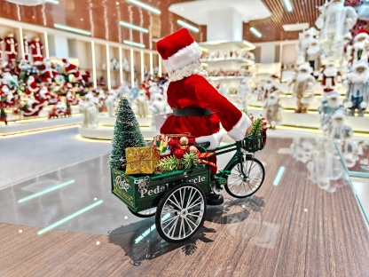 Xmas Handmade Resin Santa Claus Doll with a Tricycle Christmas Gift Handicraft Polyresin Santa Claus Indoor Decoration