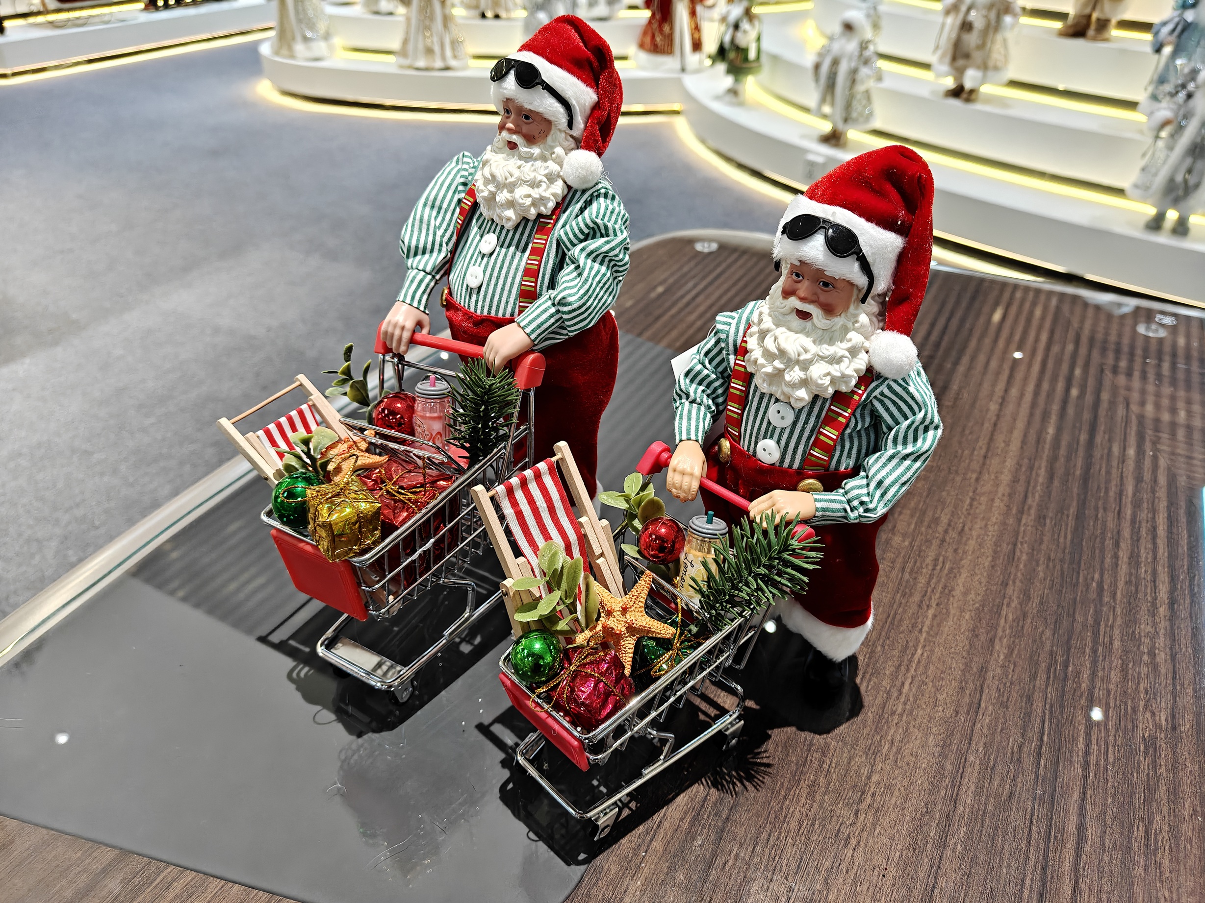 9&12Inch Santa With Shopping Trolley – TM Arts & Crafts