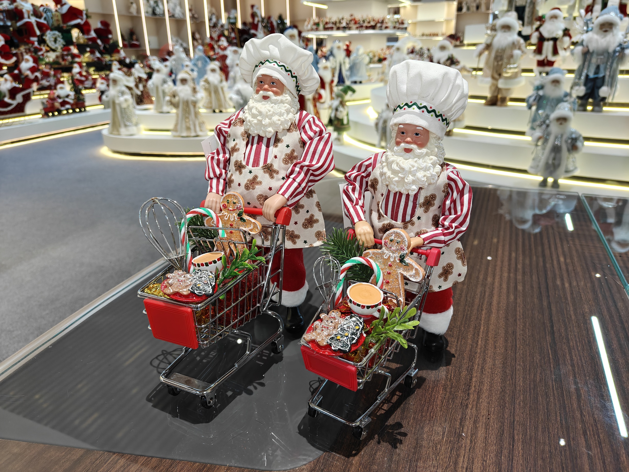 9~12" Modern Santa Claus Chef Christmas Gifts Shopping Malls Shopping Cart Christmas Polyresin Santa Claus Indoor Decoration