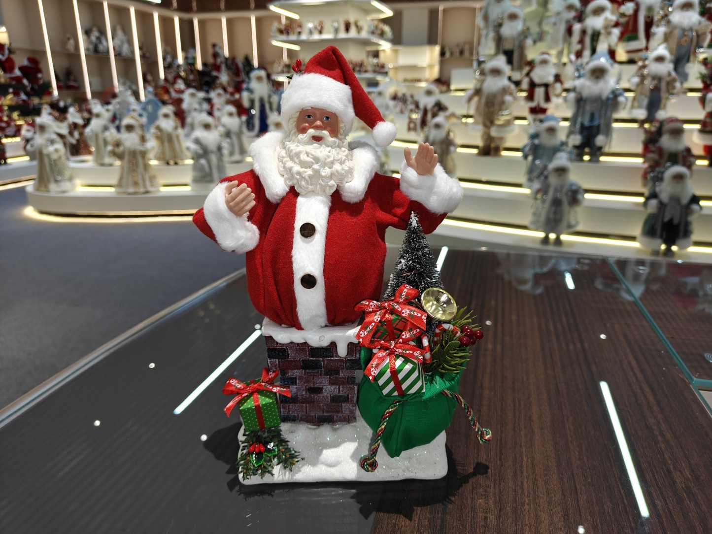 11" Classic SANTA CLAUS Doll Climbing Out of Chimney Handmade Figurine Christmas Gifts Polyester&Fabric Indoor Decoration