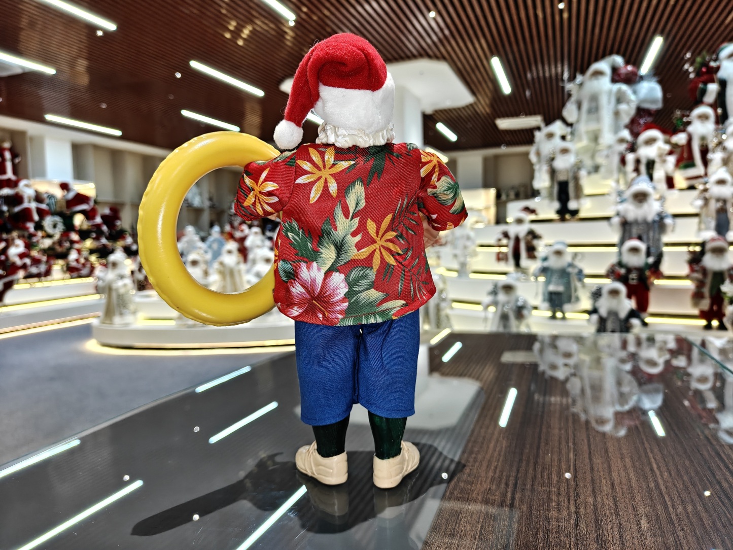 12inch Polyester Fabric Eco-Friendly Handicraft Durable Christmas Santa Claus Ornaments Vacation-style Santa Decor Xmas Figurine