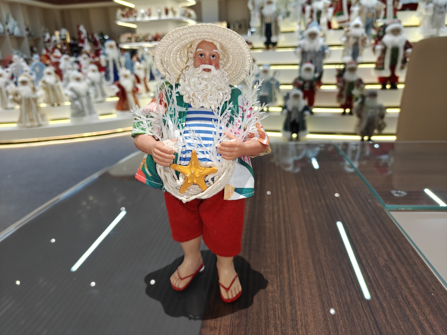 11inch Tropical Vacation Style Christmas Ornaments Standing Santa Claus Xmas Figurine & Toys Polyresin Surfing Santa Claus Doll