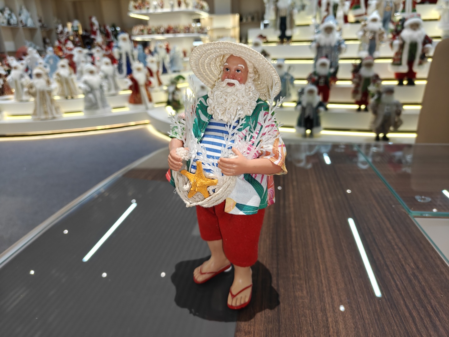 11inch Tropical Vacation Style Christmas Ornaments Standing Santa Claus Xmas Figurine & Toys Polyresin Surfing Santa Claus Doll