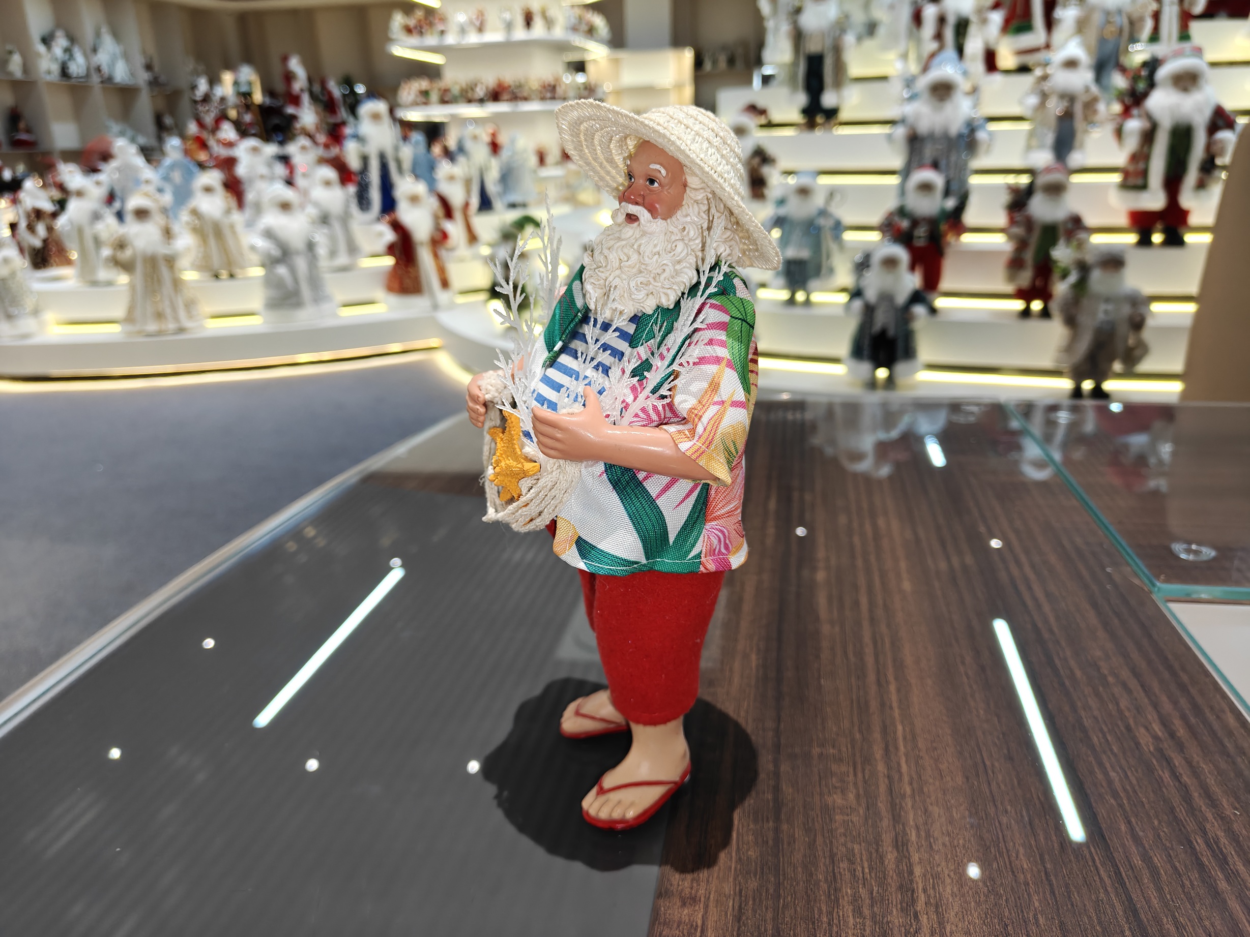11inch Tropical Vacation Style Christmas Ornaments Standing Santa Claus Xmas Figurine & Toys Polyresin Surfing Santa Claus Doll