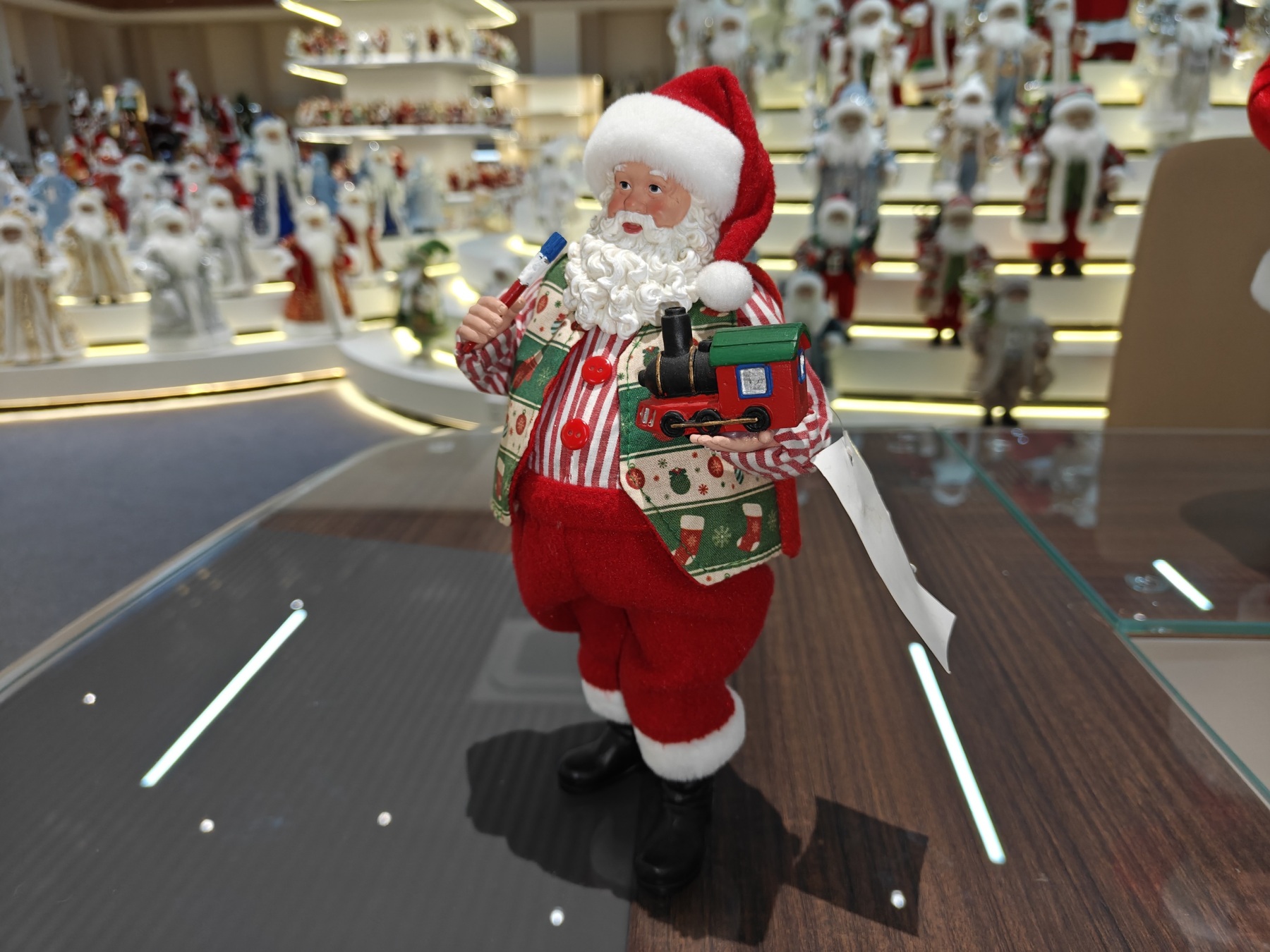 11" STANDING SANTA CLAUS Painter with Paintbrush and Toy Train Xmas Gifts Polyresin Santa Claus Doll for Indoor Decoration