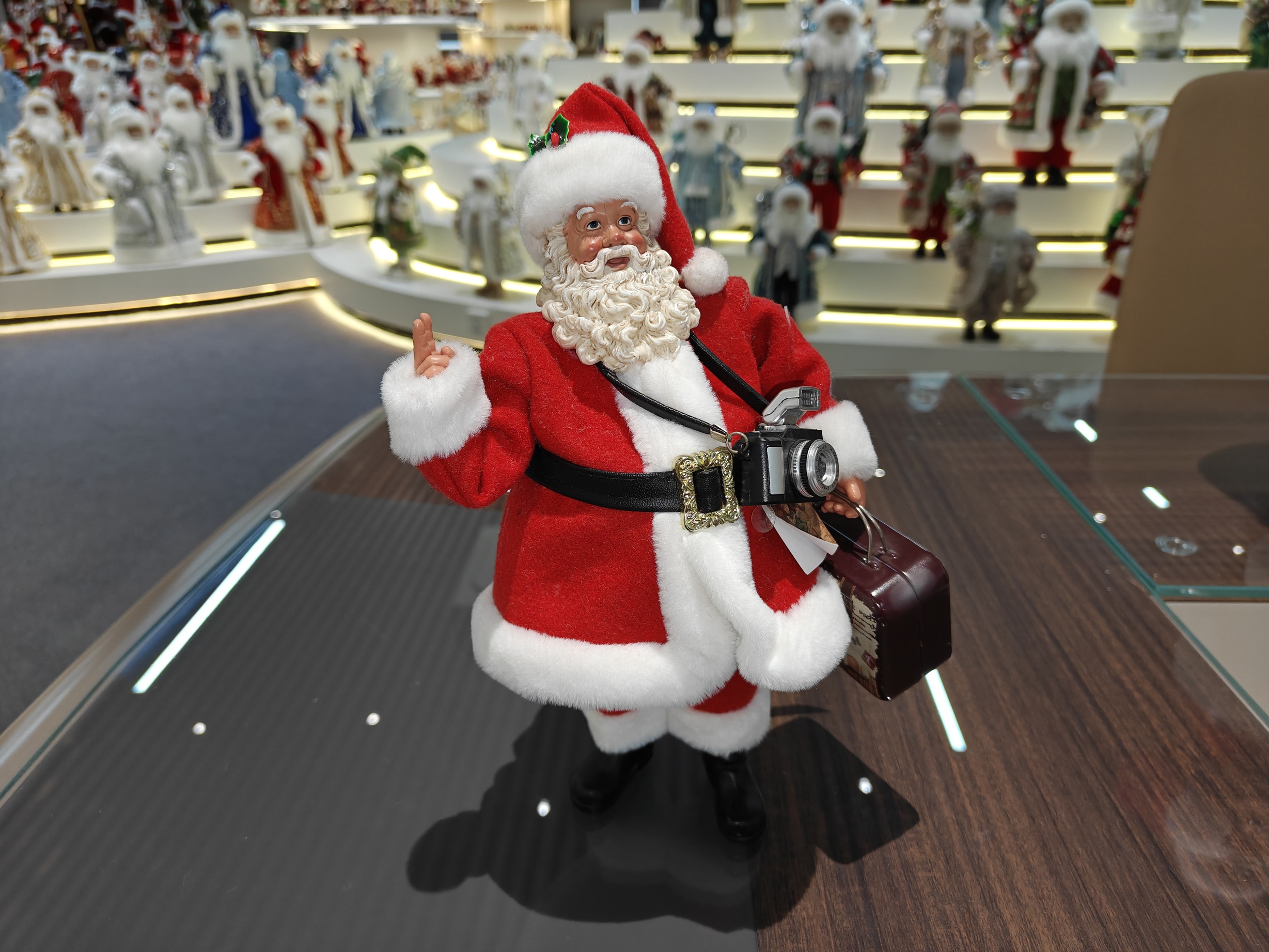 Modern 11" STANDING SANTA CLAUS Traveling with Suitcase and Camera Xmas Gifts Polyresin Santa Claus Doll