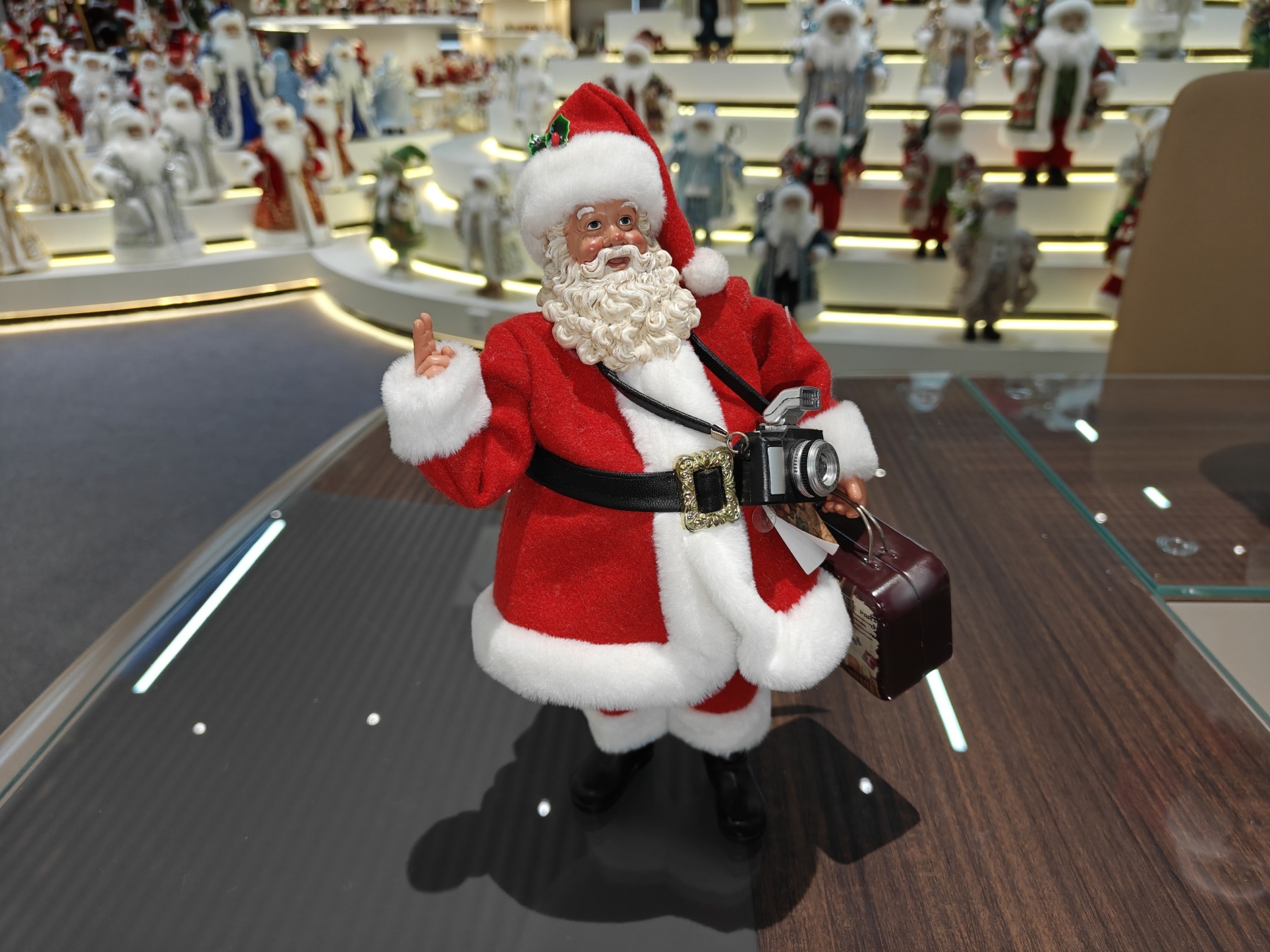 Modern 11" STANDING SANTA CLAUS Traveling with Suitcase and Camera Xmas Gifts Polyresin Santa Claus Doll