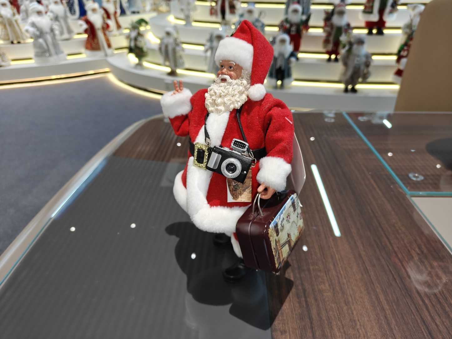 Modern 11" STANDING SANTA CLAUS Traveling with Suitcase and Camera Xmas Gifts Polyresin Santa Claus Doll