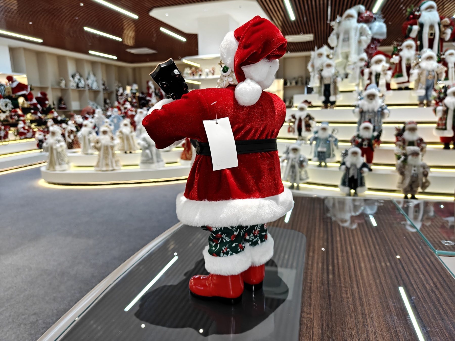 16" Standing SANTA CLAUS with Guitar Xmas Gifts Polyresin Santa Claus Doll for Indoor Decoration