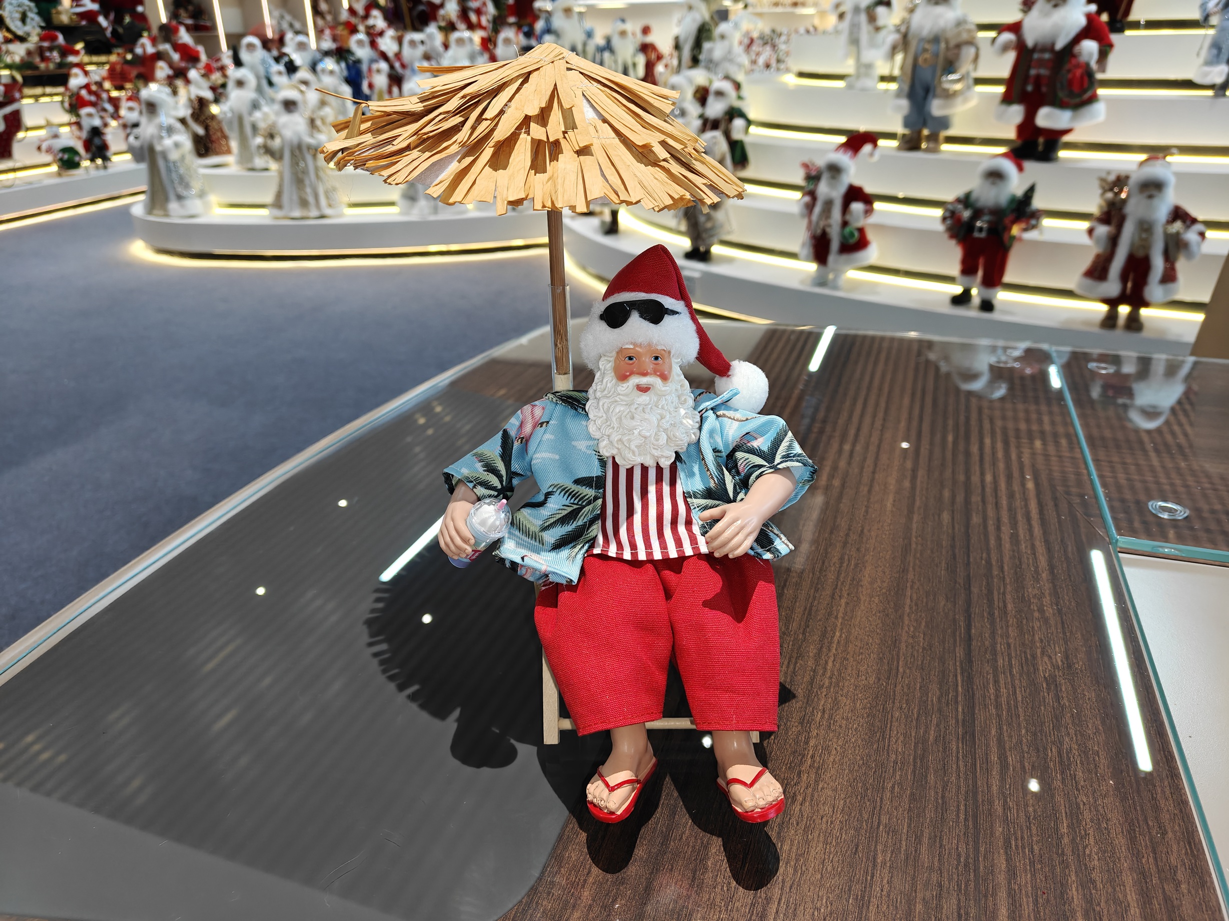 Polyester Fabric Eco Friendly Reusable Santa Claus Christmas Ornaments Beach Leisure Vacation Style Santa Decor Xmas Figurine