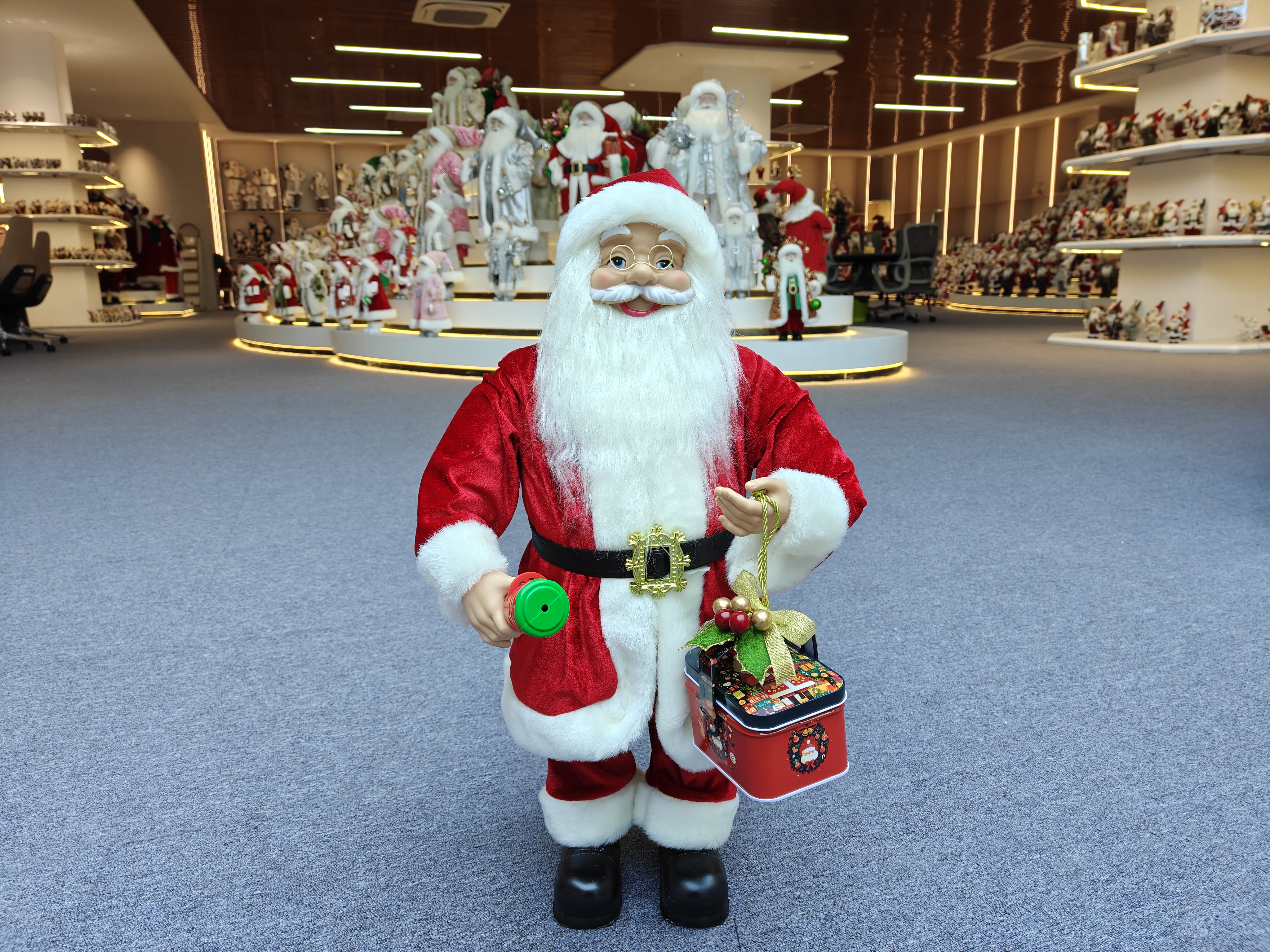 60cm Xmas Handmade Resin Santa Claus Doll with Candy Box And Christmas Film Handicraft Santa Claus Indoor Decoration