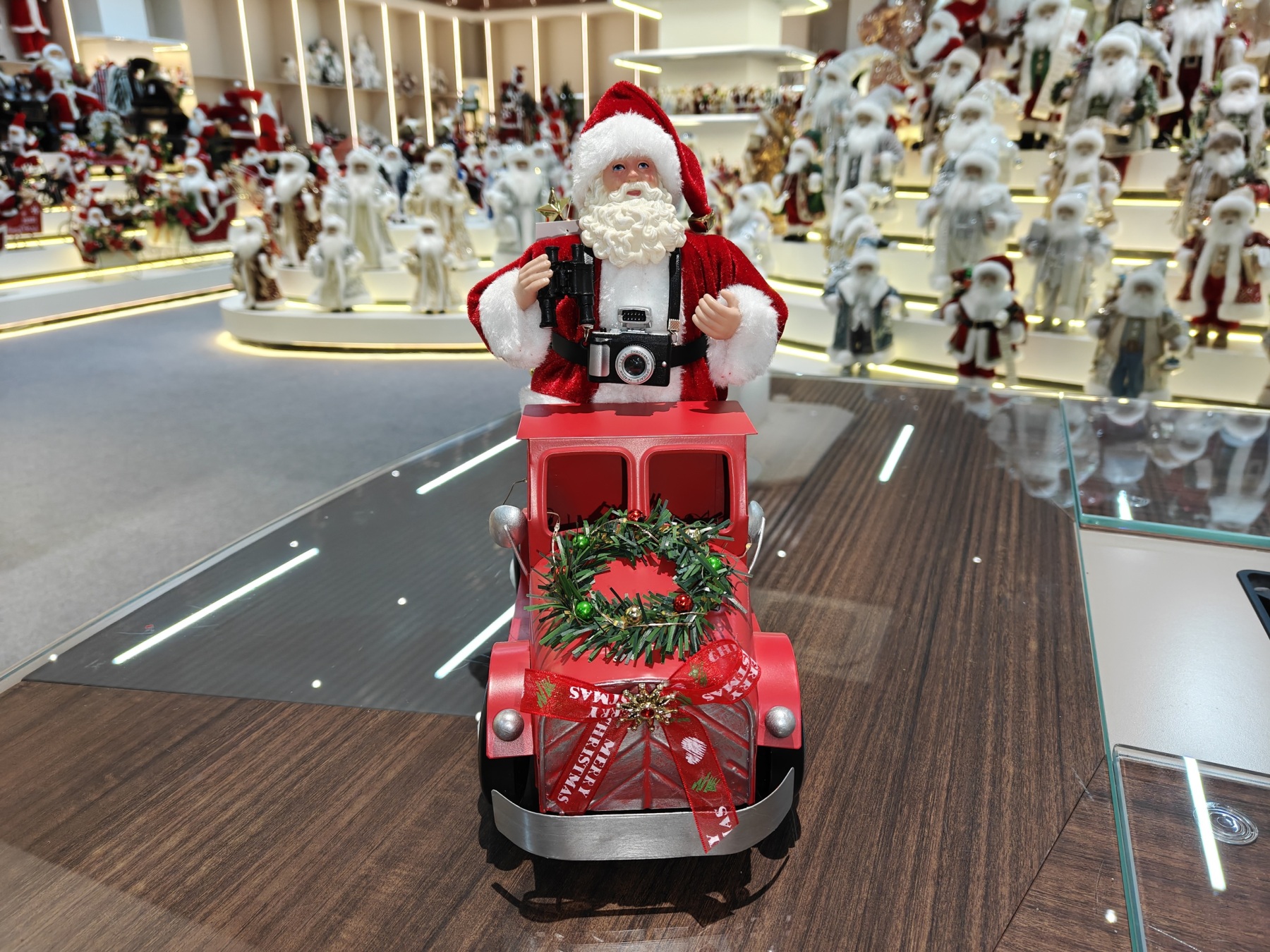2027 New Xmas Modern Electric Music&Light Santa Claus Doll Truck Red Small Indoor Christmas Decoration Factory for Navidad