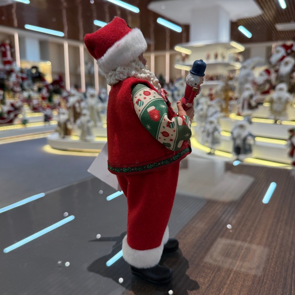 11Inch Xmas Handmade Resin Santa Claus Doll with Nutcracker and Brush Handicraft Polyresin Santa Claus Indoor Decoration