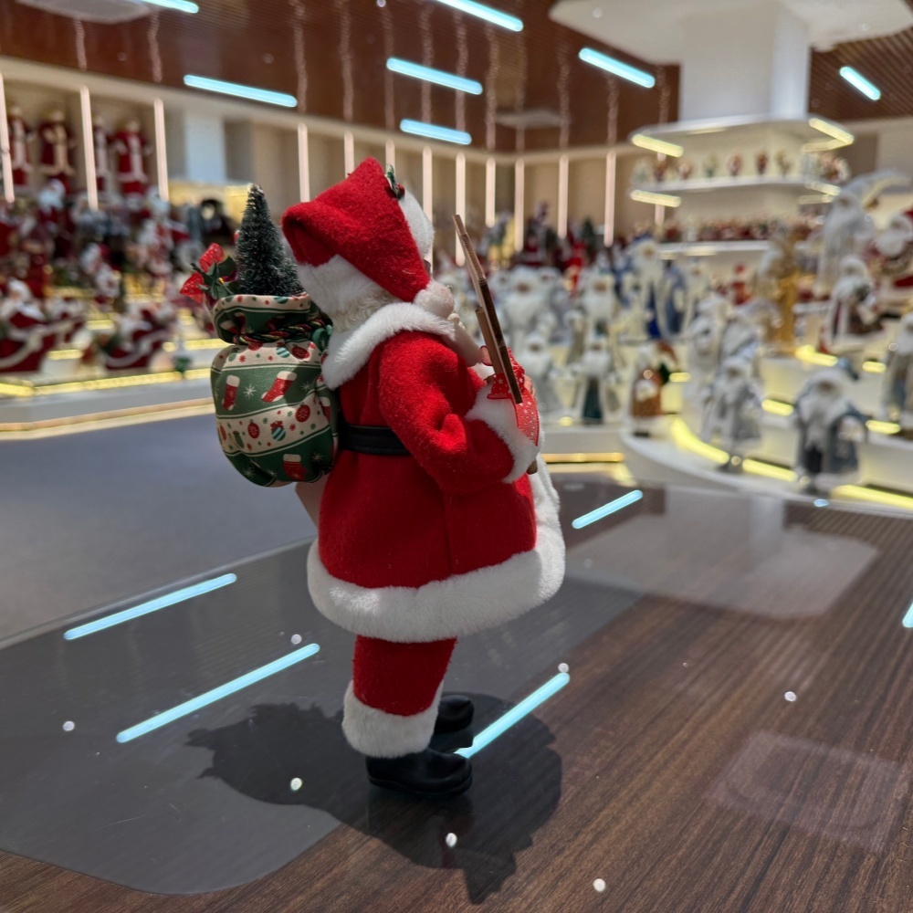 11Inch Xmas Handmade Resin Santa Claus Doll with  Blackboard And Christmas Tree Gifts Bag Handicraft Polyresin Santa Claus Indoor Decoration