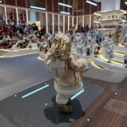 11Inch Xmas Handmade Resin Santa Claus Doll with Christmas Tree Gifts Bag Handicraft Polyresin Santa Claus Indoor Decoration